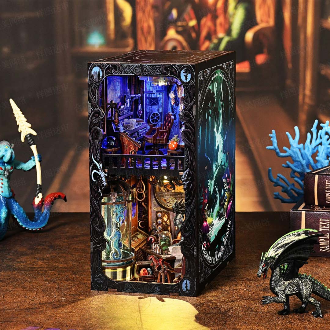 Chamber of Exotic Beasts - DIY Book Nook Kit - NookFan